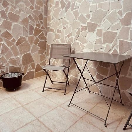 Lovely 2 Bedroom Rental Unit,Patio And Close Beach Сан-Пьетро-ин-Беванья Экстерьер фото